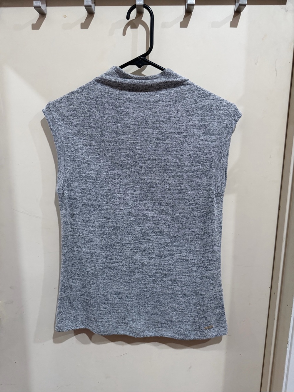 Tahari Heather Gray Sleeveless Mock Neck Tank
